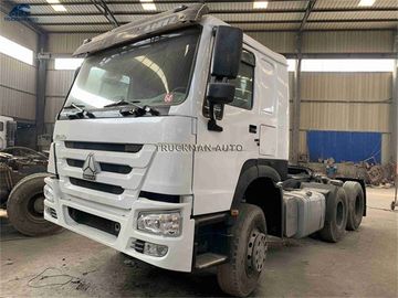 2015 años utilizaron el camión de 10 policías motorizados, camiones usados de Howo con el cargamento 50 toneladas