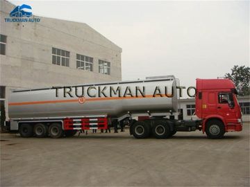Marca cúbica del camionero del remolque del tanque de aceite de 50 3 árboles con 50 toneladas de capacidad de cargamento