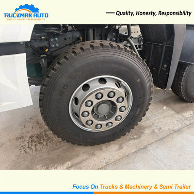 Camión cisterna de cemento HOWO NX 8x4 12 CBM confiable para construcción