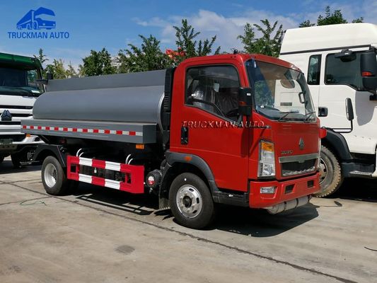 6000 camión de petrolero del combustible de aceite del camión de luz del litro HOWO 7.50R16